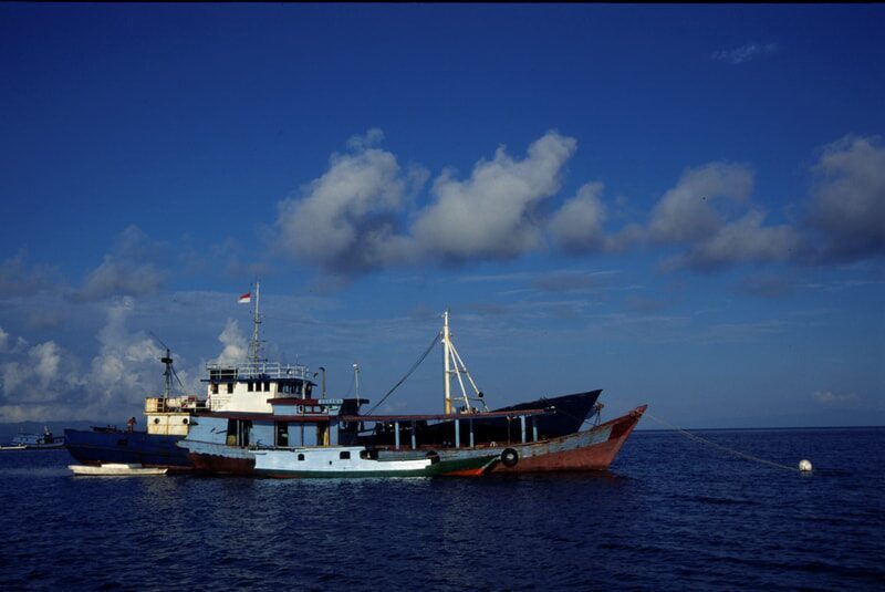 Ships in Indonesia, 1992-2012 — photo 12